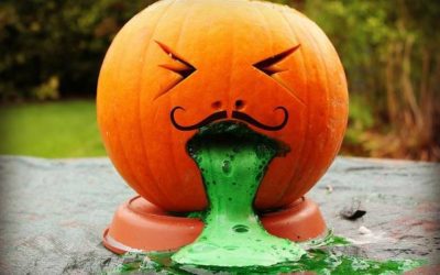 Découvrez ces 14 citrouilles qui vomissent partout pour l’Halloween… La dernière photo, c’est ma préférée!